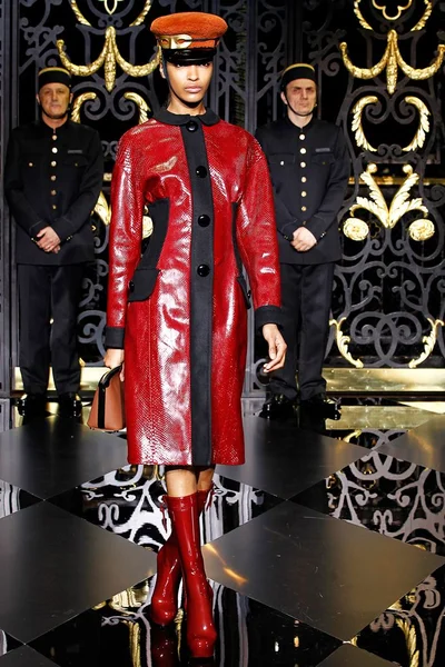 Look 44